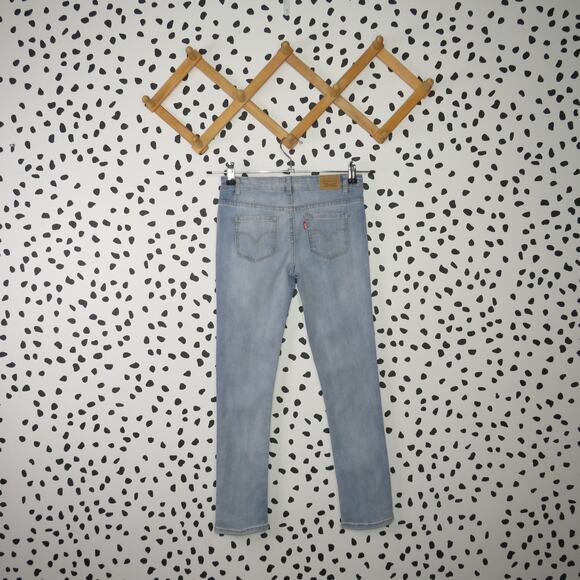Levi’s Light Wash Denim 711 Girls Skinny Jeans - Picture 3 of 7